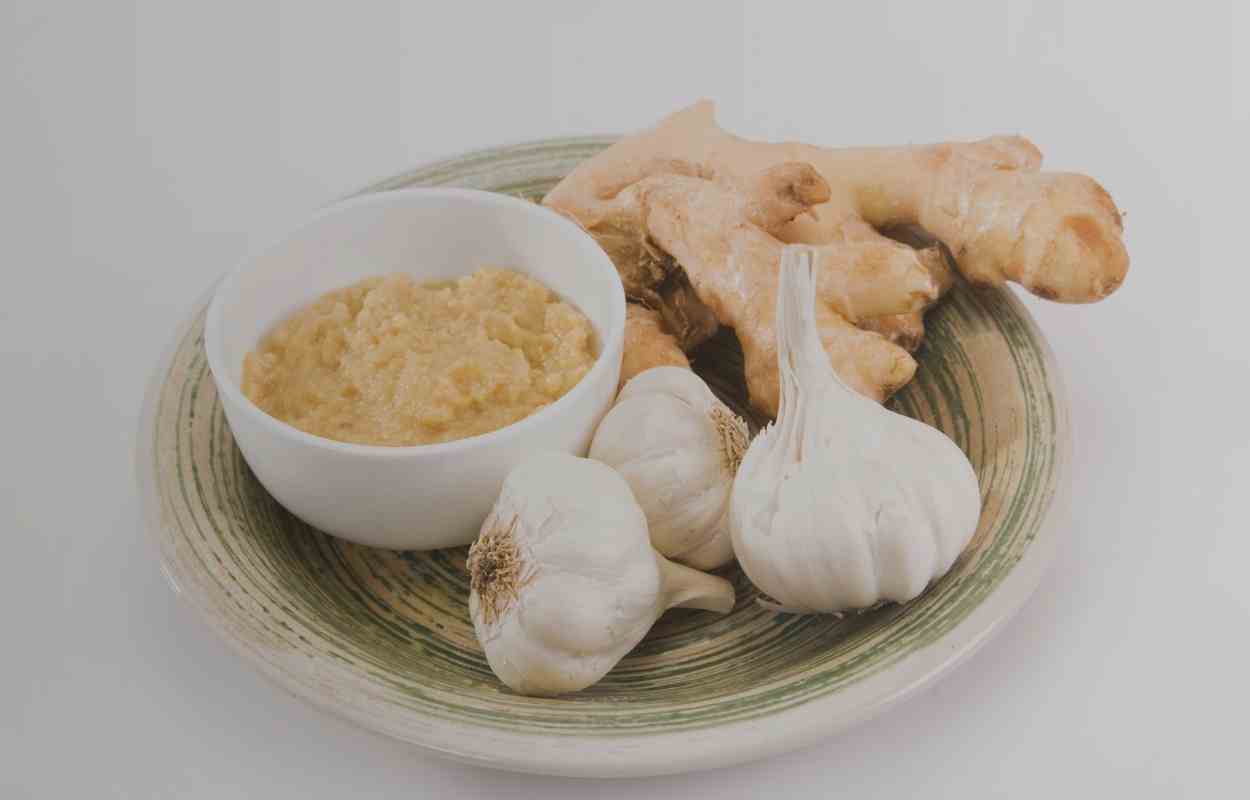 Can You Substitute Ginger for Garlic? KitchenMince