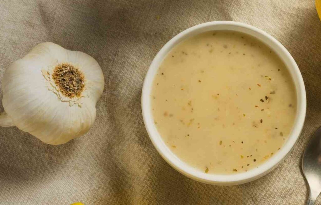 how long does garlic sauce last