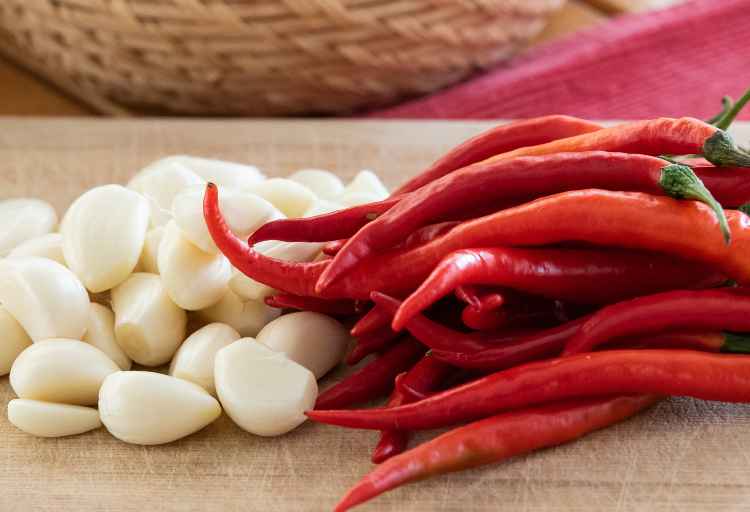 What Are The Best Garlic Chili Paste Substitutes